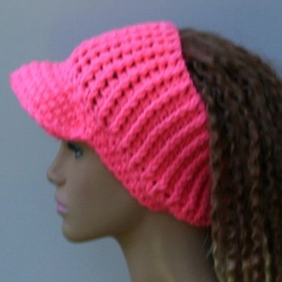 Crochet basketball hat with visor - Picture 5 of 5